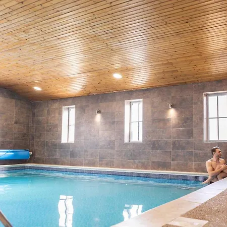 Killerby Old Hall With Hot Tub And Swimming Pool Дом отдыха Скарборо