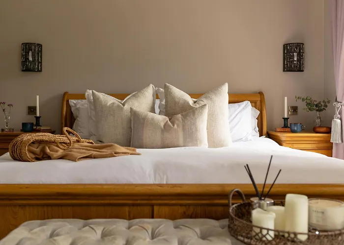 Killerby Old Hall With Hot Tub And Swimming Pool Scarborough