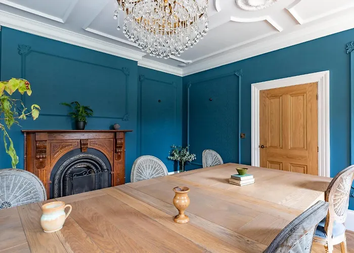 Killerby Old Hall With Hot Tub And Swimming Pool Holiday home *