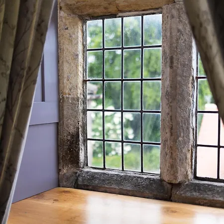 Killerby Old Hall With Hot Tub And Swimming Pool 펜션 *